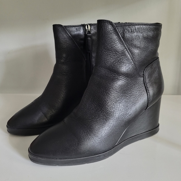 Aquatalia Shoes - AQUATALIA "Judy" Black Weatherproof Leather Wedge Side-Zip Ankle Boots - Size 8